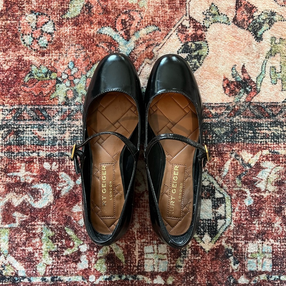 Kurt Geiger Black Leather Flats